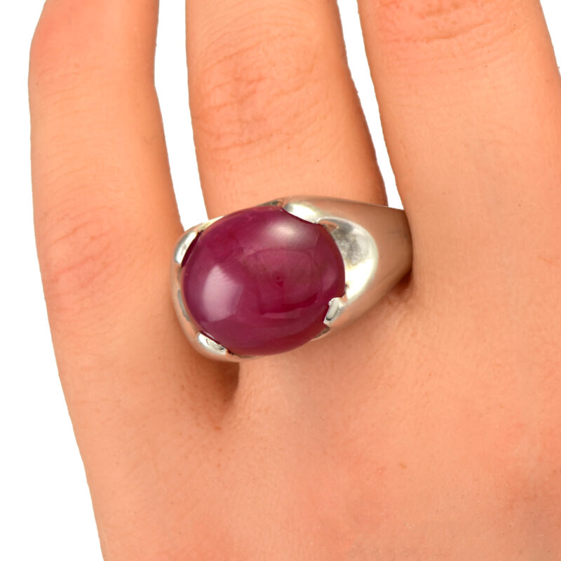 Large Modern 18k Withe Gold Cabochon Ruby Ring